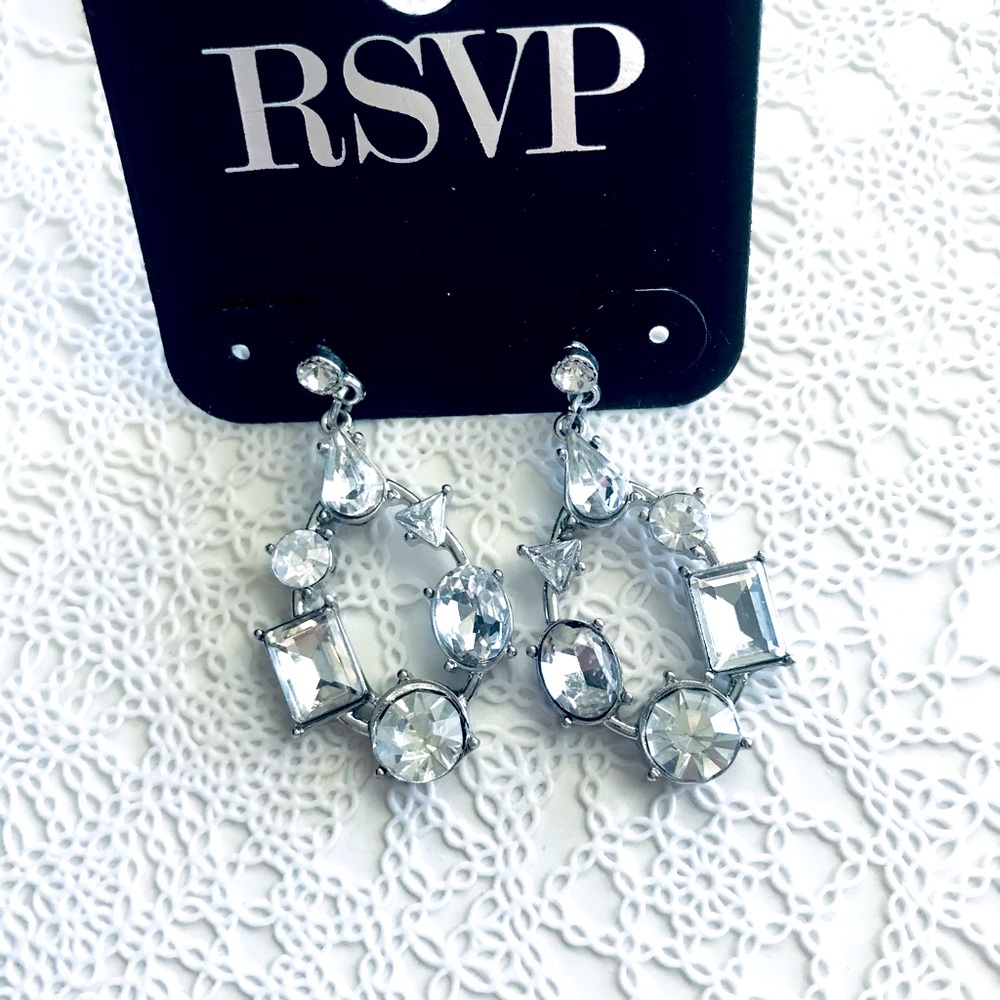 Rhinestones dangling earrings